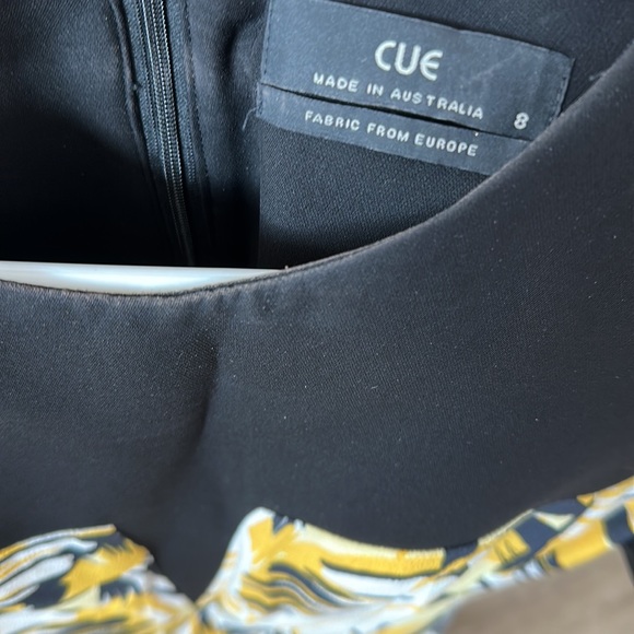 Women’s Cue Tailored shorts Jumpsuit Size Australian 8/US 4 Black/Yellow/ White - Picture 4 of 8